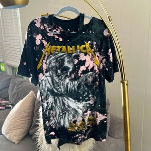 Distressed, oversized graphic band Tee